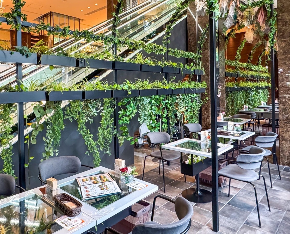 写真 : FLOWER CAFE MONTPARNASSE （フラワー カフェ