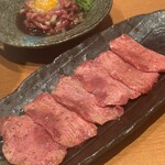 炭火焼肉　仁 - 