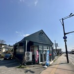 RAMEN HITONI YASASHIKU - 【店外】