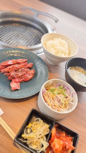 Kokusan Gyu Yakiniku Kuidon Johoku Ten