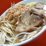 暴豚製麺所 - 2013年11月 小ラーメン ニンニク入 野菜マシ アブラマシ カラメ