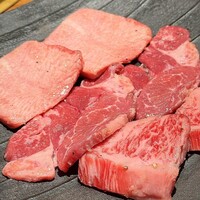 和牛とタン 焼肉 とみ 新橋本店 - 