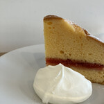 喫茶tton - 真っ白が映える、トトンさん特製生クリーム
