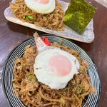 むめさん - 奥、イカ玉焼きそばセット(800円+220円)