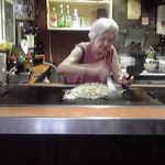 １日目。御見舞いのヤキソバンを焼いてくれる婆ちゃん♪