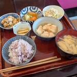 さんさき坂カフェ - 日替わり定食　鶏むね肉のさっぱり煮