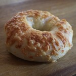 パティスリー&ブーランジェリー Cinq - ベーグル(チーズ)