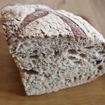 パティスリー&ブーランジェリー Cinq - パンドカンパーニュ 1/4カット