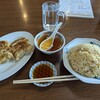 北京飯店 - 料理写真:チャーハン¥750 餃子¥600
