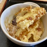 凜 - ミニ丼のご飯半分が嬉しい