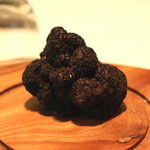 ア・ニュ ルトゥルヴェ・ヴー - オーストラリア産　黒トリュフ　(2014/07)