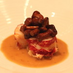 ア・ニュ ルトゥルヴェ・ヴー - オマール海老とジロール茸、甲殻類のソースで　(2014/07)