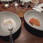 川越薪火料理 in the park - フルーツ、隣の席の外国人が山盛りのフルーツとコーヒーで朝食を済ませてた。外国の人ってそうなんだ～って思って私がフルーツを取りに行ったら、ほぼ空っぽだった。ので、これだけで締め。