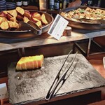 川越薪火料理 in the park - 厚揚げにもはつかりを使ったラー油がかかっててそれがおいしかった