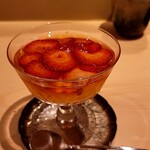 銀座 しのはら - 苺のぶどうジュースかけ