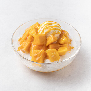 超人気！★マンゴーをたっぷり使った「ミルクのかき氷」