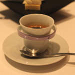 ア・ニュ ルトゥルヴェ・ヴー - エスプレッソ