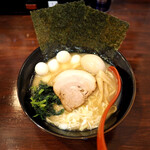 横浜家系ラーメン 帝壱家 - 醤油豚骨（全て普通） + 麺大盛 + 味玉 + うずら