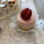 レ・カドゥ・サンセ - いちごのムースも最高です！！