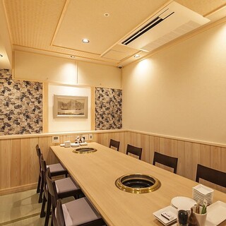 和と洋が調和した寛ぎのお座敷個室