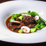 Bonne chance! M - 牛頰肉の赤ワイン煮込み