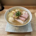創作麺 ひとすじ - 特上中華そば　　　1800円