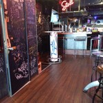 ダイニングバーガーキャプテンカンガルー - ヨーロッパの方かな？外国の方も来られていました