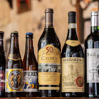 幅広いニーズに応えるワインとベルギービールのセレクション