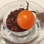 ラ・リューン - アミューズ　ピッコロカナリア　牛蒡のパウダーと