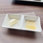 アーティスト カフェ - クロテッドクリーム・はちみつ