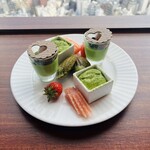 アーティスト カフェ - 抹茶ブラマンジェ・抹茶マドレーヌ・苺と抹茶の豆腐ティラミス風・本日の苺・苺チュロス