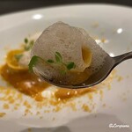 カーサ・デル・チーボ - 蟹が泡を吹いたような演出はセロリのスキューマ