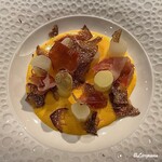 カーサ・デル・チーボ - ホワイトアスパラのボッリート 卵黄ソースとビアンケットトリュフ