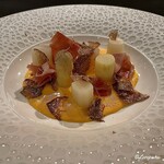 カーサ・デル・チーボ - ホワイトアスパラのボッリート 卵黄ソースとビアンケットトリュフ