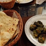 インドレストランバーバンジャーラ - チキンティッカ プレーンナン