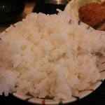 カツ丼とんかつ かつ福 - ご飯は茶碗から溢れんばかりのてんこ盛りですが茶碗が小さいのでyoshiクラスには物足りない(笑)