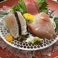 きじま 新横浜店 - お昼の懐石（うず塩）
                    ・季節のお造り三種
