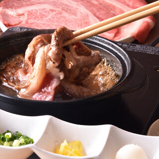 予約販売となります。具材は肉のみ。宮崎牛を贅沢に堪能できる