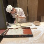 九つ井 - 店内で手打ちです