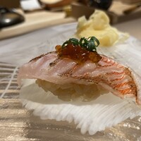 鮨 起承転結 - 高級魚のどぐろの炙り、ポン酢ジュレのせ　油が乗っていて美味