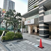 はらまさ - このビルの脇