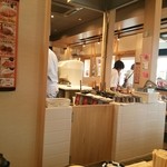 Katsudon Tonkatsu Katsufuku - カツ丼作成にはsuzumo社製業務用自動飯盛機が使用されています(ご飯をほぐしながら定量を丼に盛りつけます)