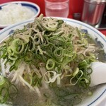ラーメン福 - 胡椒を大量にかけるのが僕流