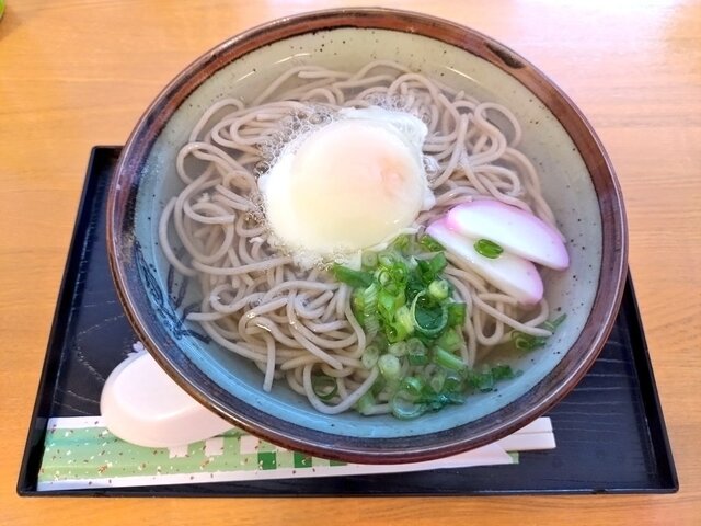 『温泉卵入り蕎麦』by マーダーS : 総本家 栃泉 - 新温泉町その他/和菓子 [食べログ]