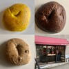ベーグルカンパニー - 料理写真:今回はダブルチョコ、パンプキン、シナモンレーズンの３つを購入しました