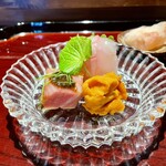 ななにん - お造り 石鯛 岩塩と、鮪はらかみ 天然行者にんにく 佃煮と、雲丹