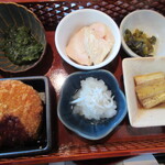 人と木 - 人と木定食の小鉢6品