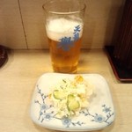 居酒屋 かわ田 - 生ビールとおとおし。この日はポテトサラダ(14.08.06)