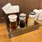 しんぱち食堂 - 卓上