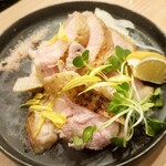 刻刻刻刻坐 - 【阿波尾鶏タタキ】噛み応え抜群